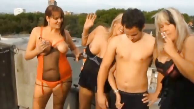 دختر روسی دانلود کلیپ سوپر سکسی زرق و برق دار در حال رابطه جنسی
